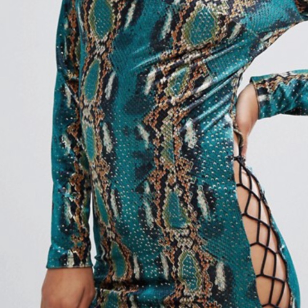 Dress - Picture 2 of 4